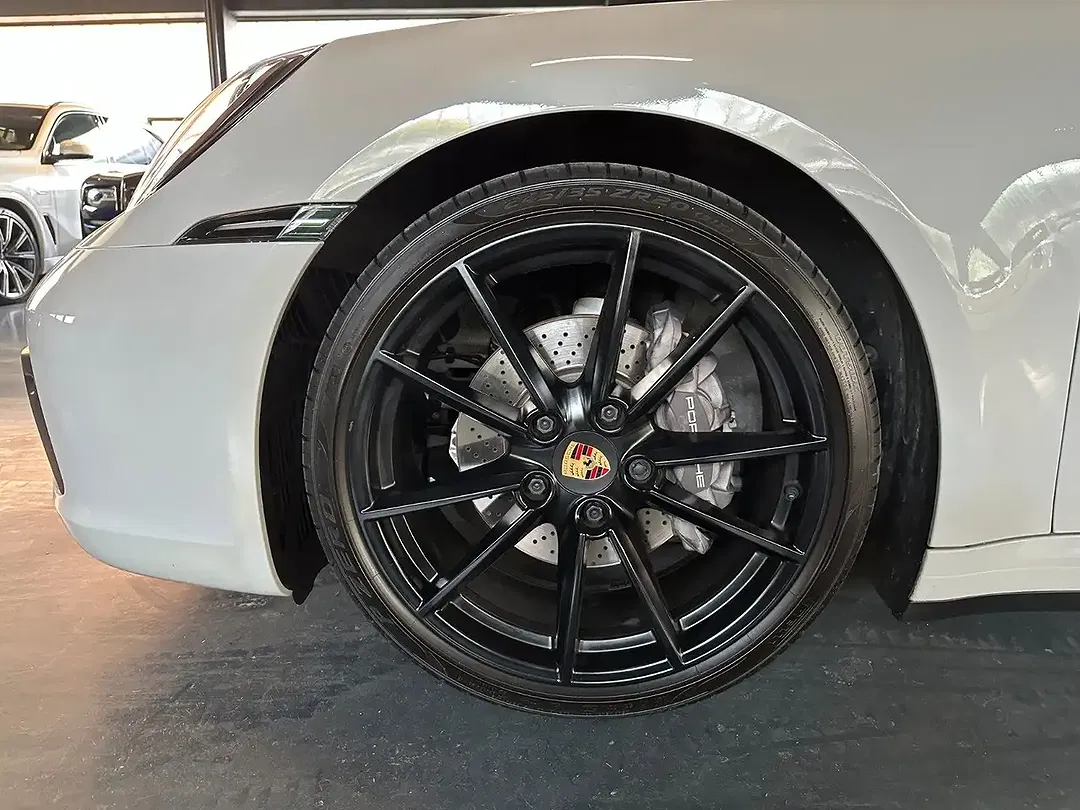 Porsche 992 Carrera Cabriolet - Thumbnail 30