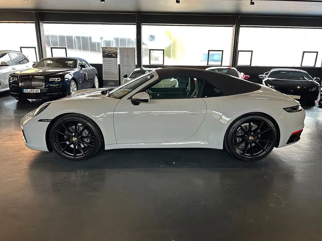 Porsche 992 Carrera Cabriolet - Thumbnail 4