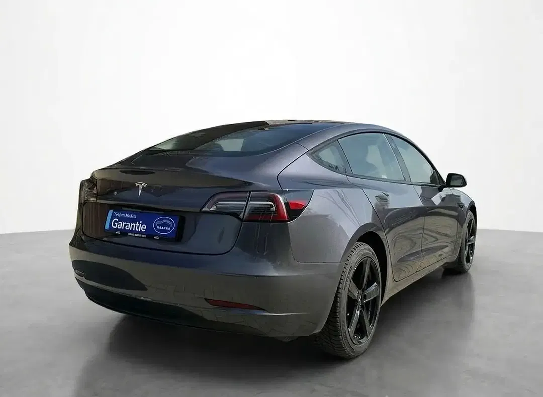 Tesla Model 3 RWD Standard Range - Thumbnail 3