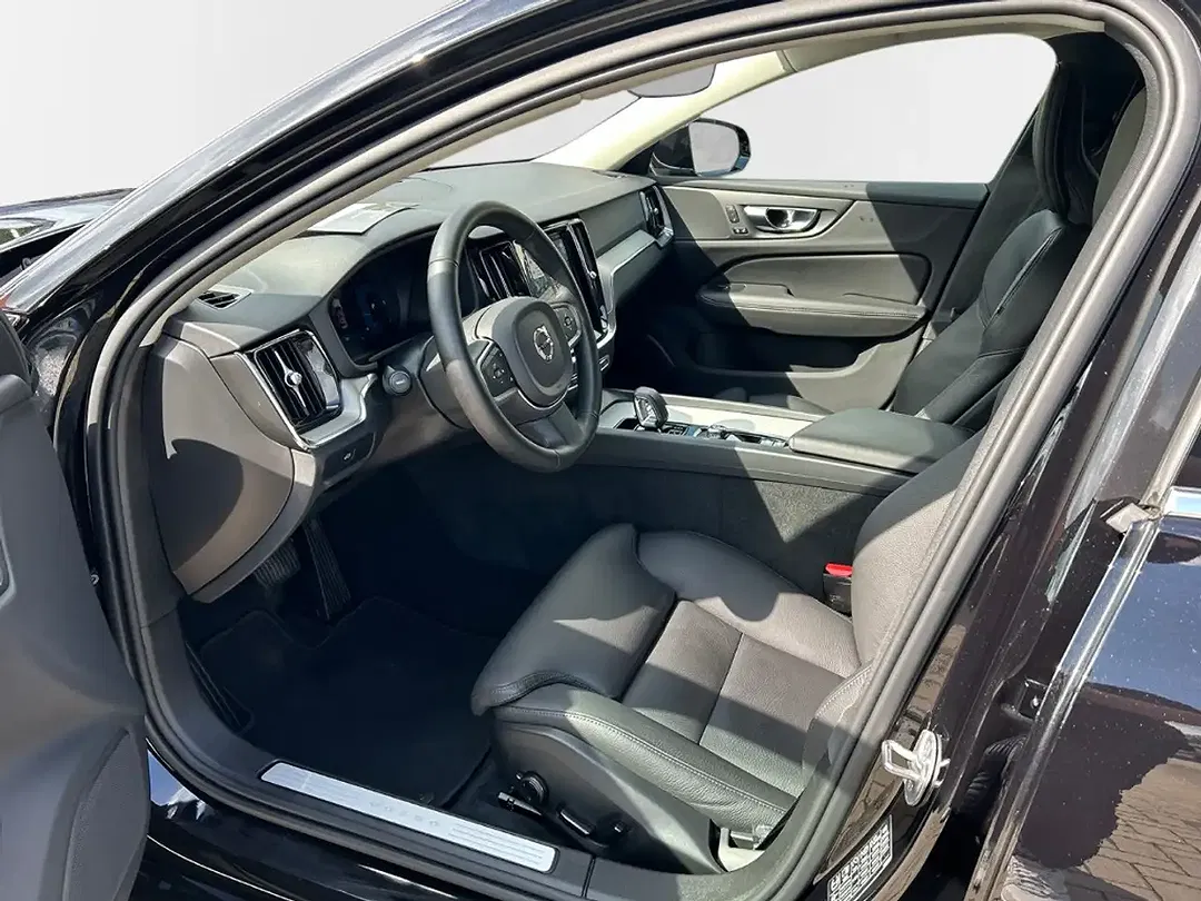 Volvo V60 B4 Core - Thumbnail 10