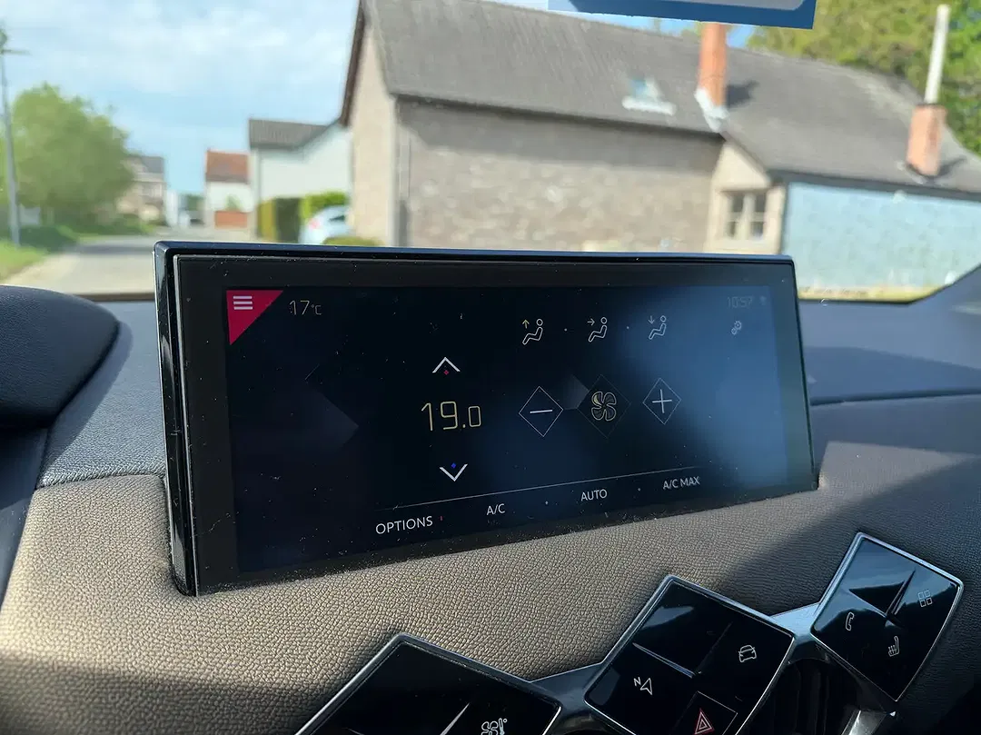 DS Automobiles DS 3 Crossback - Thumbnail 12