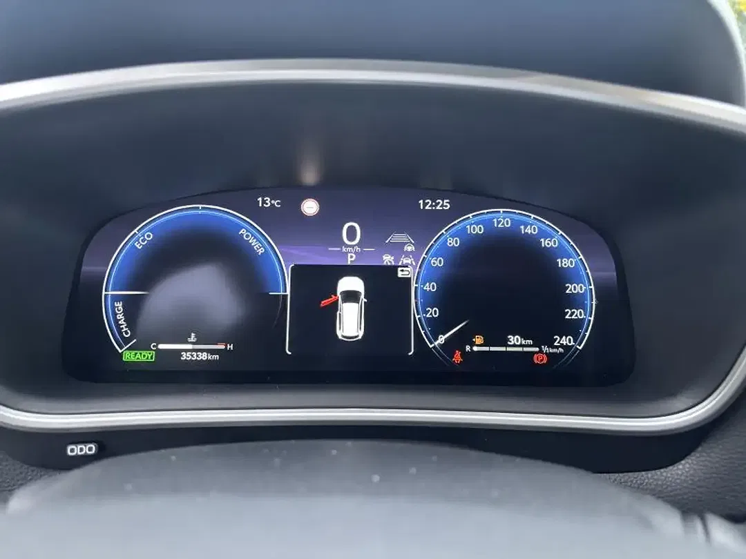 Toyota Corolla Cross Hybrid Style - Thumbnail 5