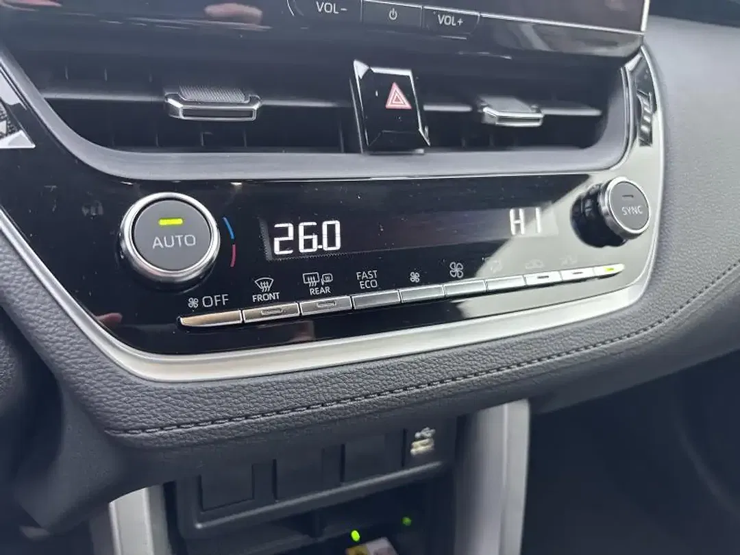 Toyota Corolla Cross Hybrid Style - Thumbnail 7