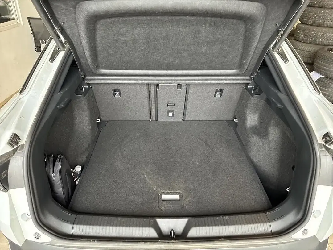 Volkswagen ID.5 Pro - Thumbnail 5
