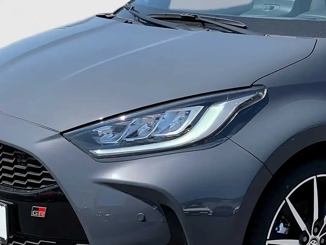 Toyota Yaris 1.5 Hybrid GR Sport - Thumbnail 14