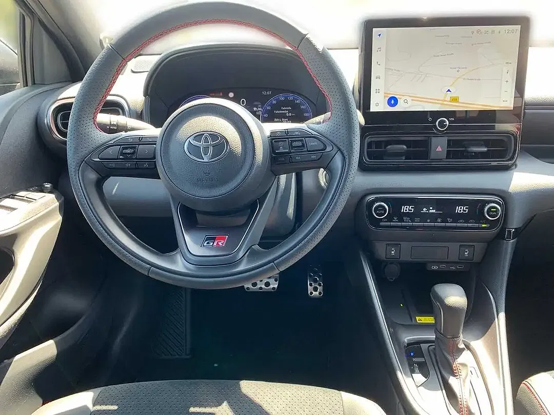 Toyota Yaris 1.5 Hybrid GR Sport - Thumbnail 9
