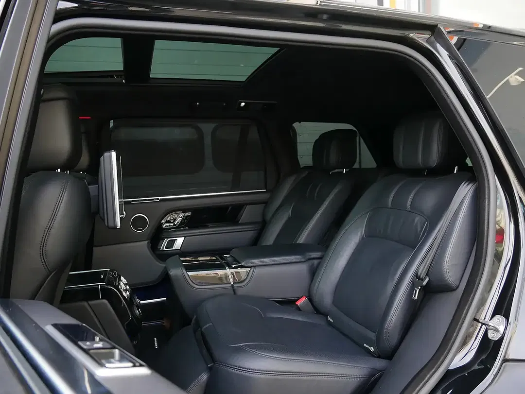 Land Rover Range Rover P400e Autobiography LWB - Thumbnail 14