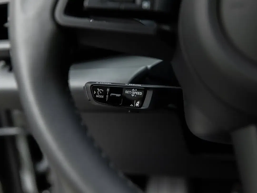 Porsche Macan - Thumbnail 39