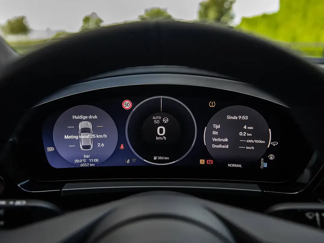 Porsche Macan - Thumbnail 41