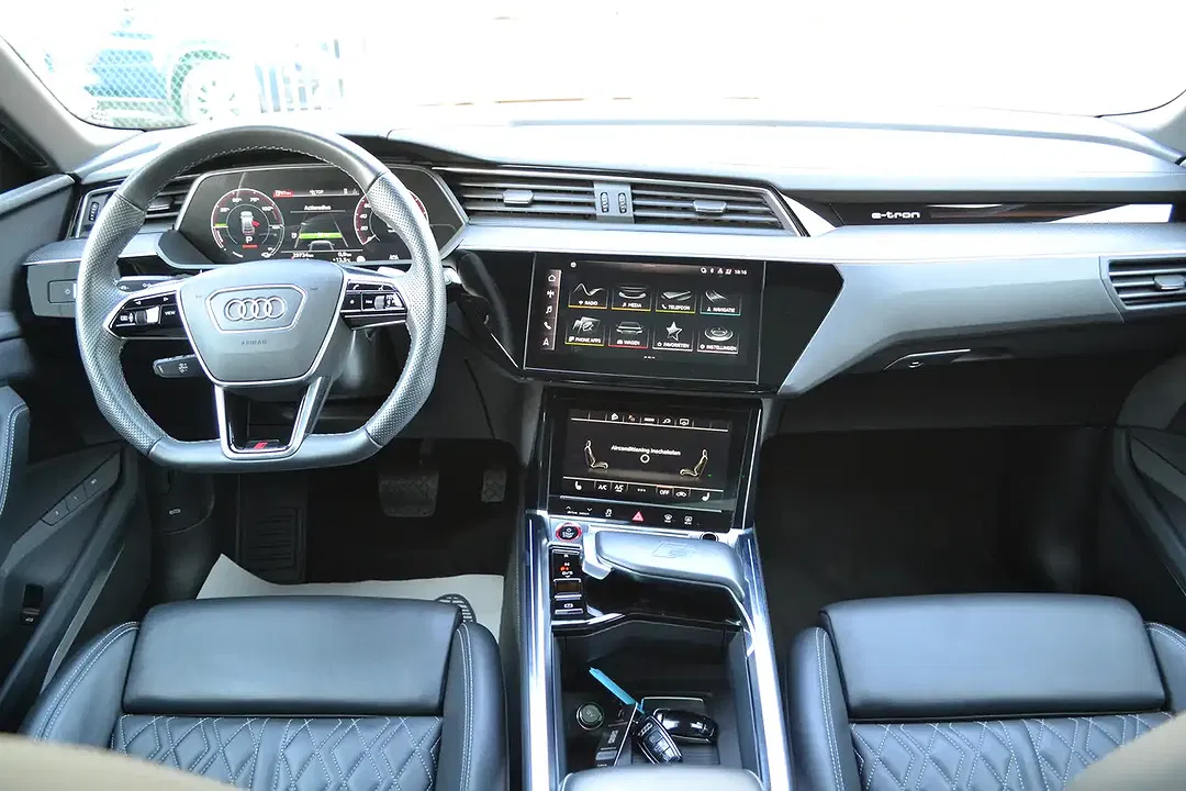 Audi SQ8 e-tron Sportback - Thumbnail 14