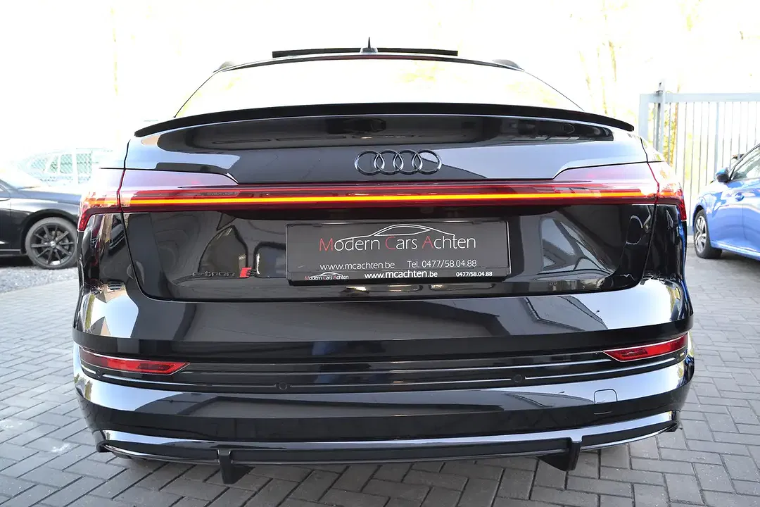 Audi SQ8 e-tron Sportback - Thumbnail 3
