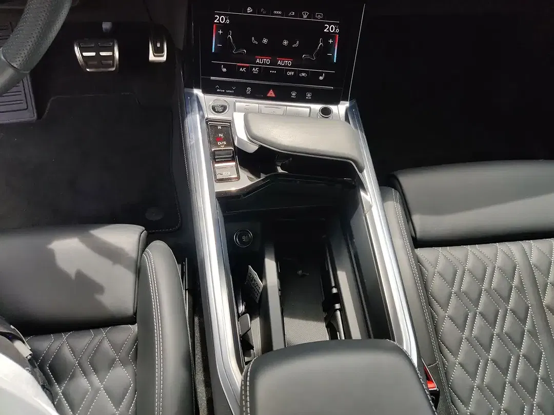 Audi Q8 e-tron 55 quattro S line - Thumbnail 11
