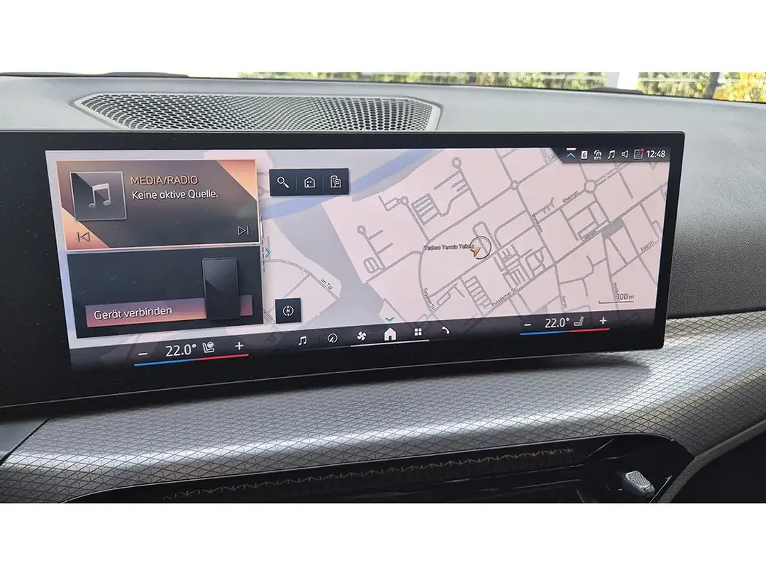 BMW 320 xDrive Touring M Sport - Thumbnail 10