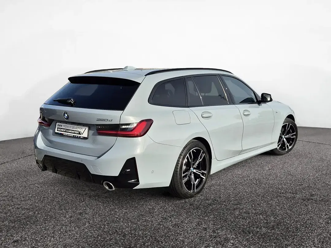 BMW 320 xDrive Touring M Sport - Thumbnail 5