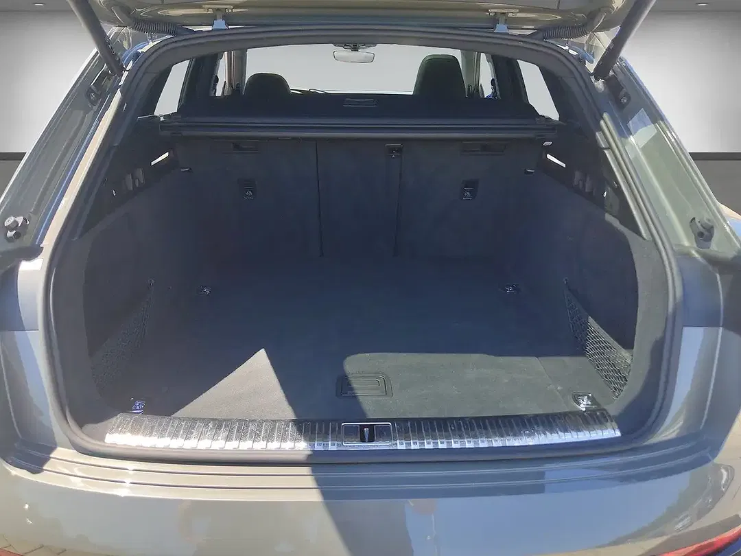 Audi SQ8 e-tron - foto 14