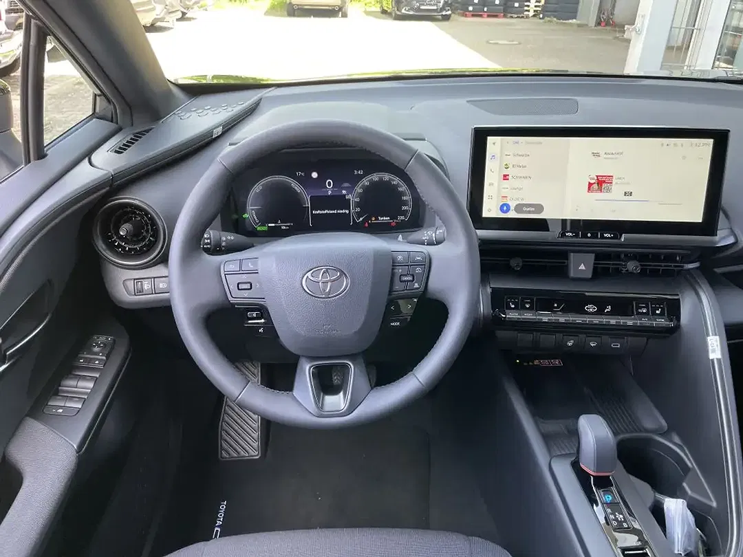 Toyota C-HR Hybrid Teamplayer - Thumbnail 8