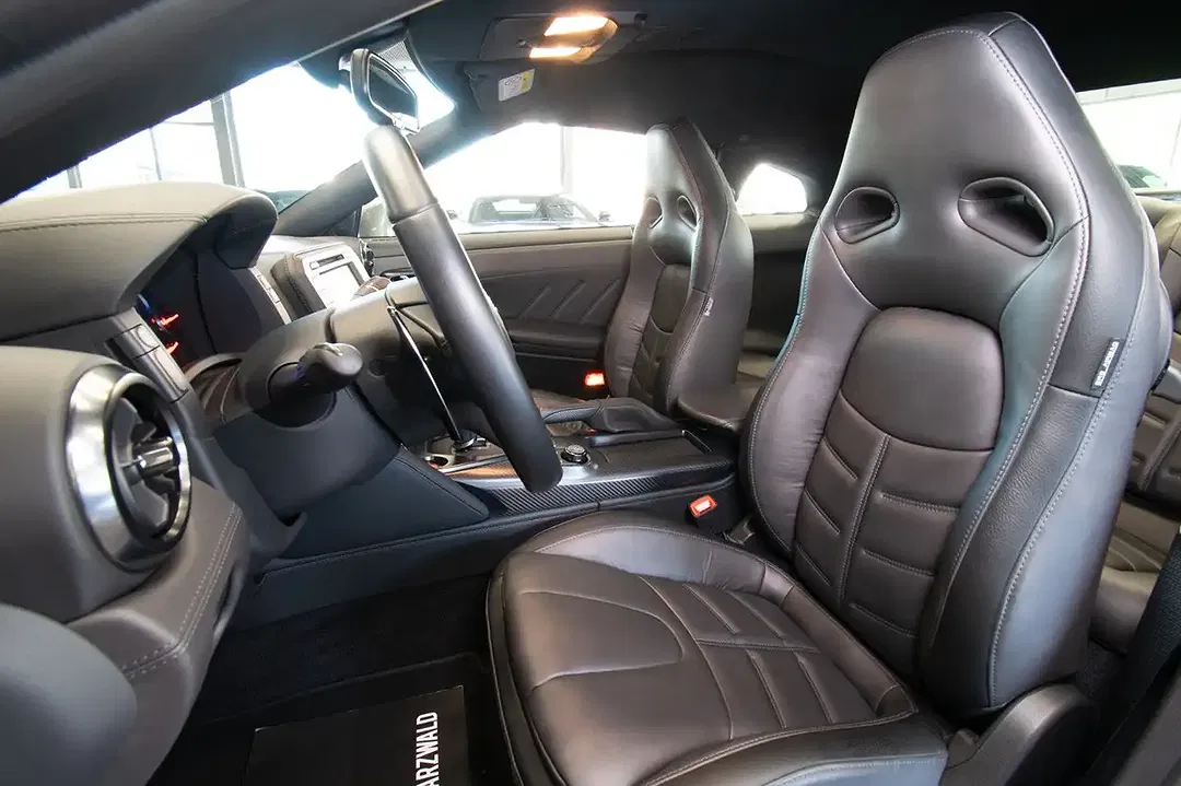 Nissan GT-R - Thumbnail 13