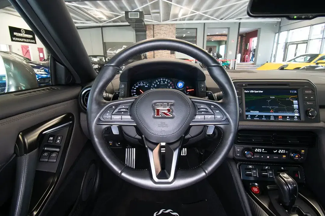 Nissan GT-R - Thumbnail 14