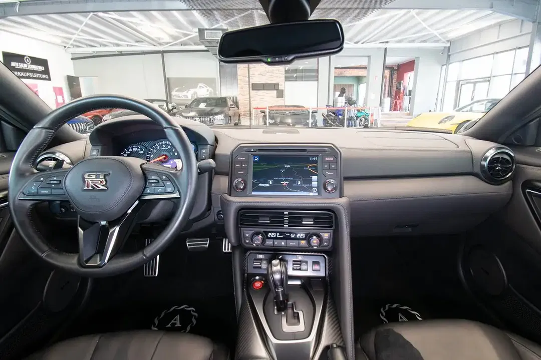 Nissan GT-R - foto 15