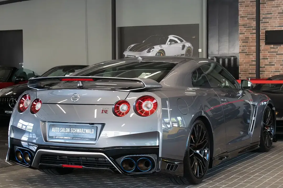 Nissan GT-R - Thumbnail 6