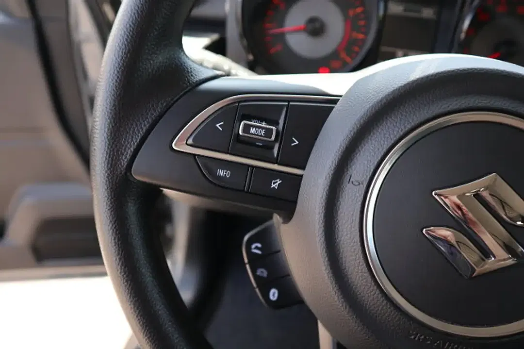 Suzuki Jimny 1.5 Comfort - Thumbnail 11