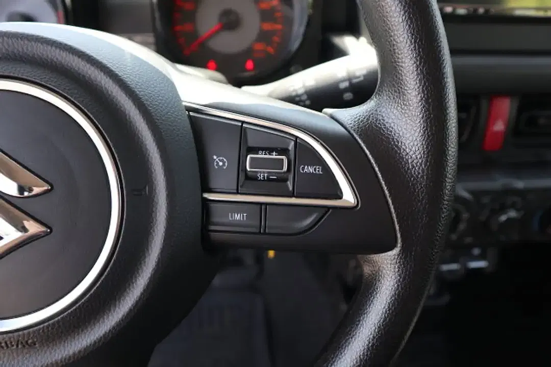 Suzuki Jimny 1.5 Comfort - Thumbnail 12
