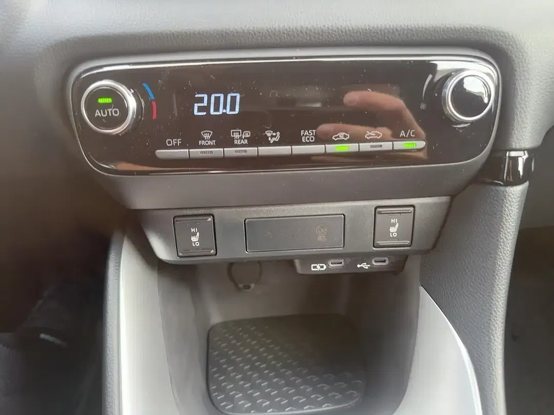Toyota Yaris 1.5 Hybrid Business Edition - foto 15