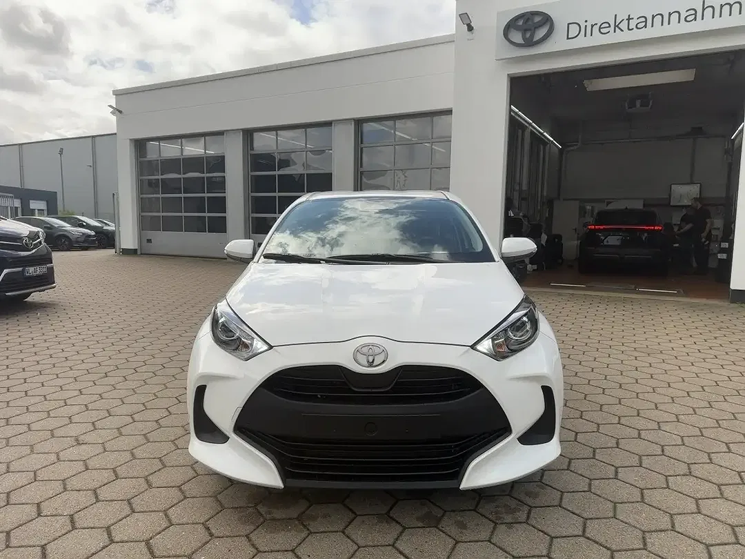 Toyota Yaris 1.5 Hybrid Business Edition - Thumbnail 6