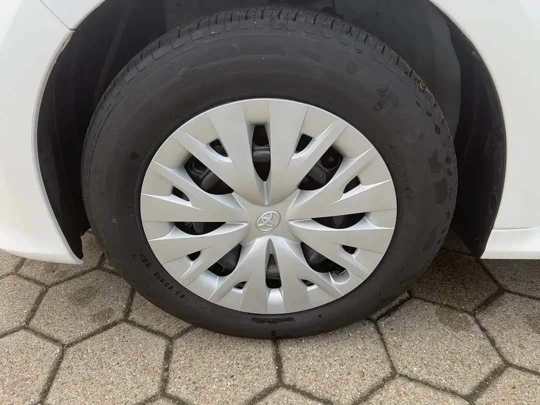 Toyota Yaris 1.5 Hybrid Business Edition - Thumbnail 7