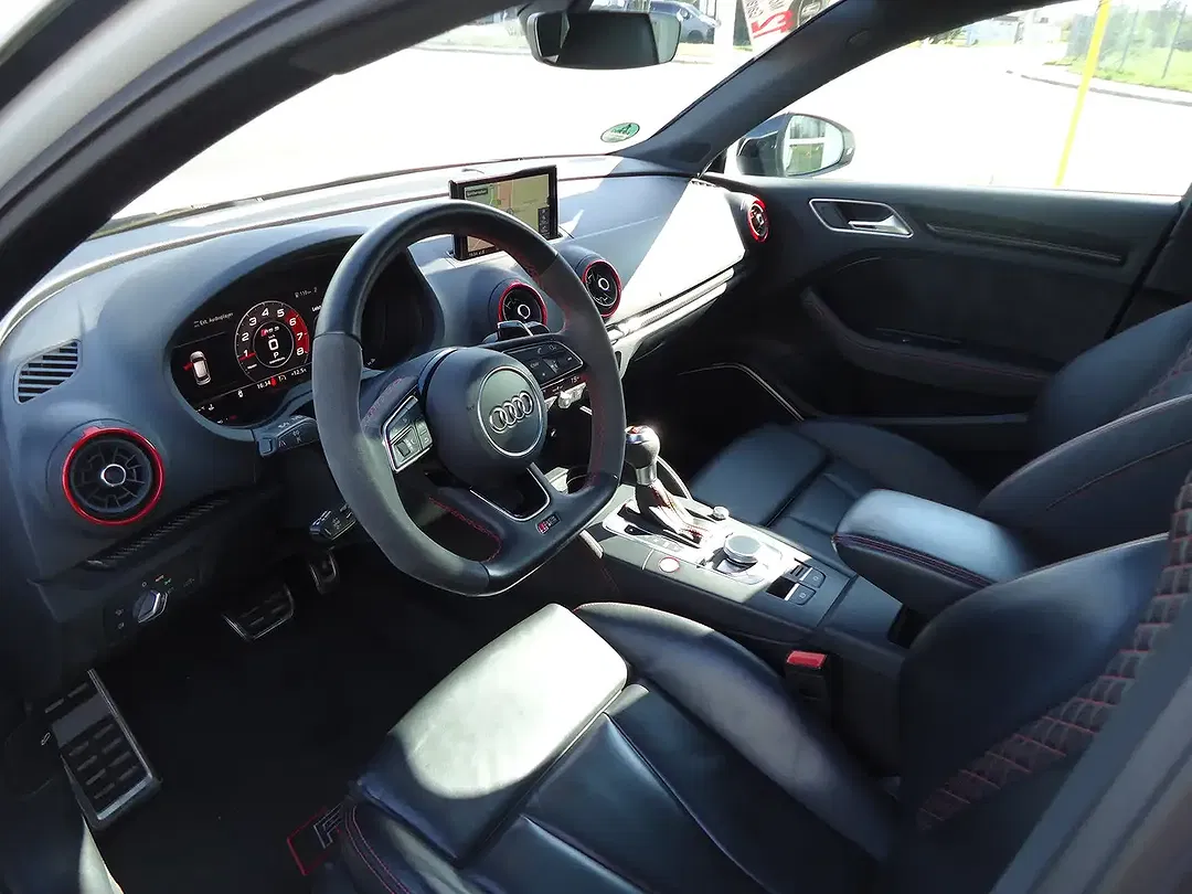 Audi RS3 2.5 TFSI quattro - Thumbnail 12