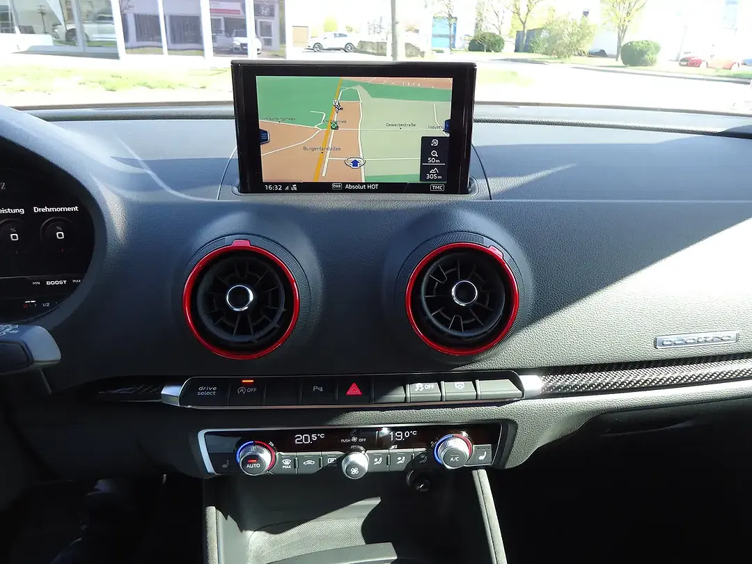 Audi RS3 2.5 TFSI quattro - Thumbnail 15