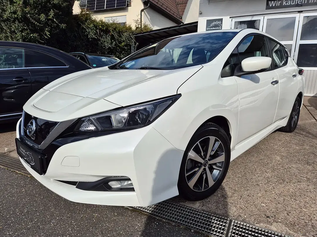 Nissan Leaf Basis Edition - Thumbnail 4