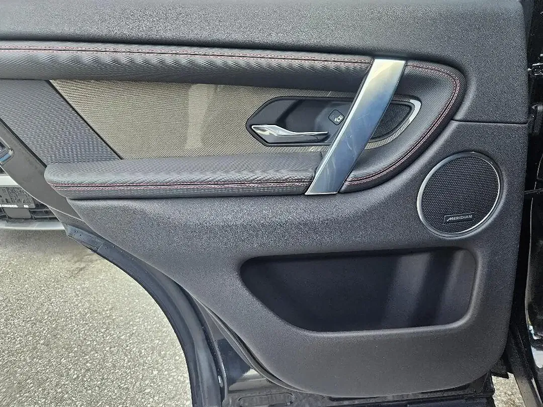 Land Rover Discovery Sport P300e AUT 4x4 PHEV R-Dynamic S - Thumbnail 10