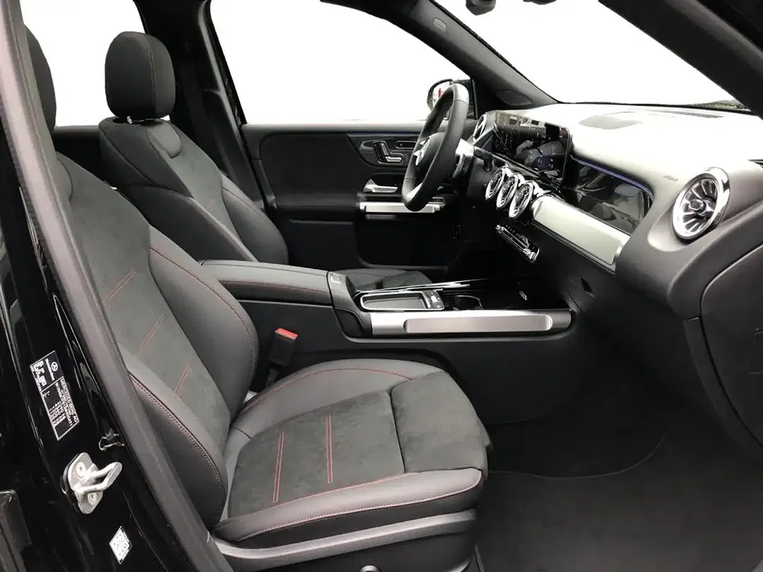 Mercedes-Benz GLB 220 4MATIC - Thumbnail 3
