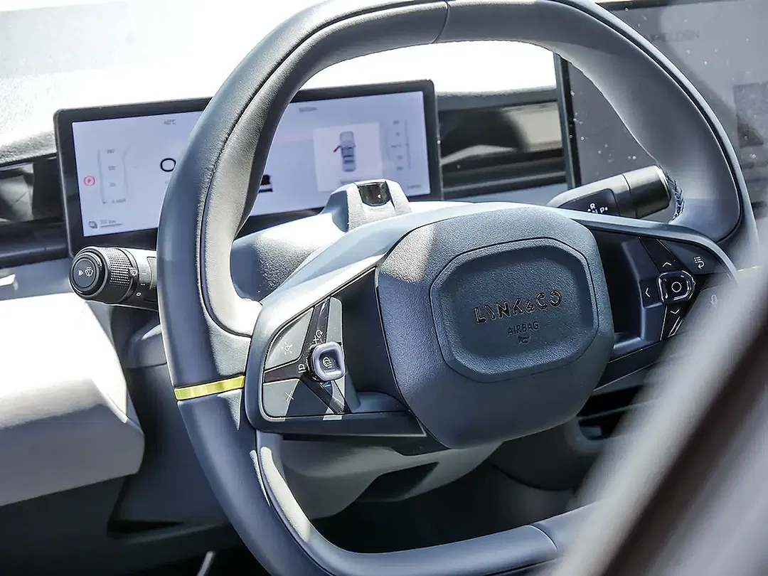 Lynk & Co 02 - Thumbnail 13