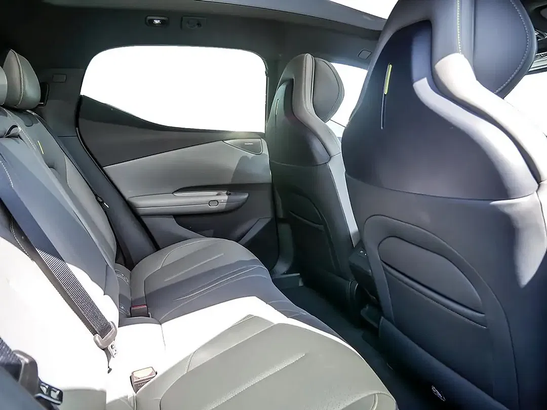 Lynk & Co 02 - Thumbnail 8