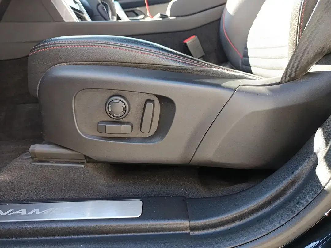 Land Rover Discovery 4x4 Sport S - Thumbnail 9