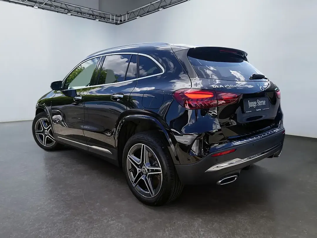 Mercedes-Benz GLA 250 AMG - Thumbnail 4