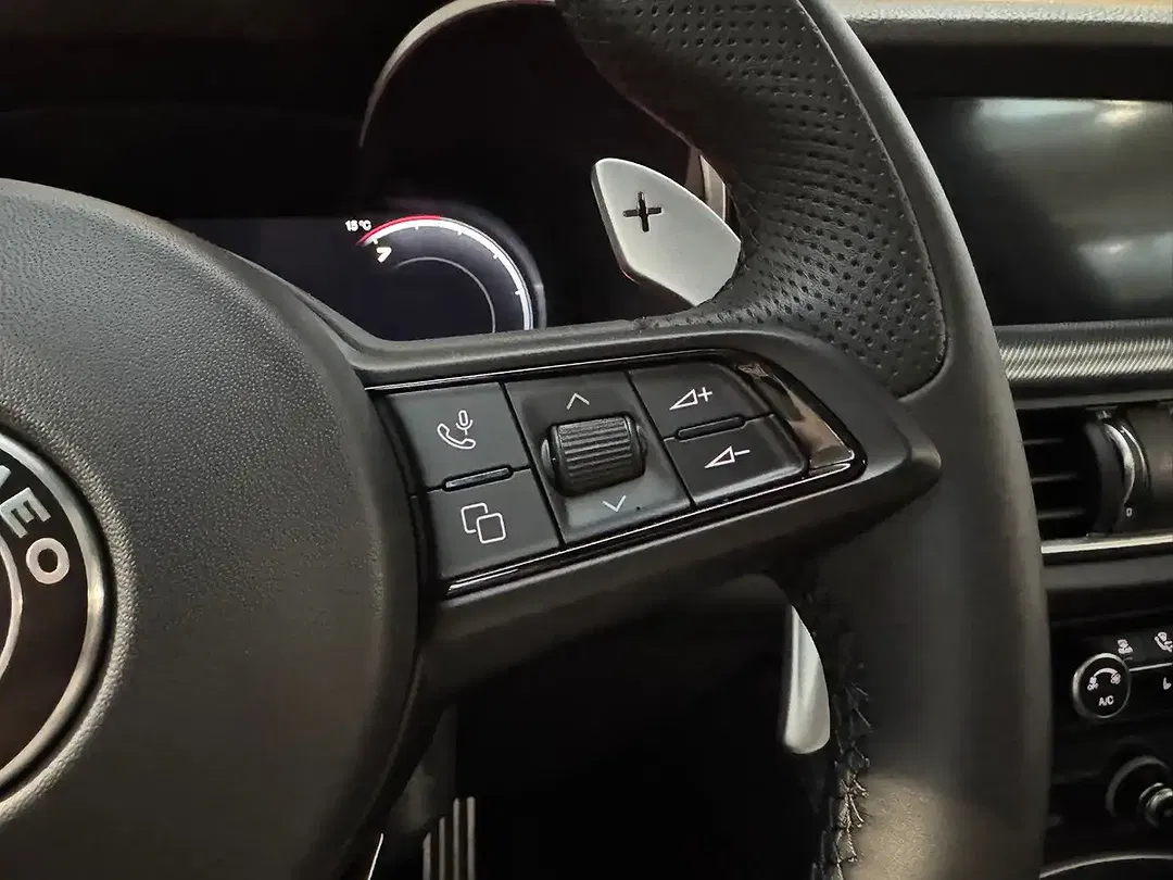 Alfa Romeo Stelvio 2.0 16V Turbo - Thumbnail 13