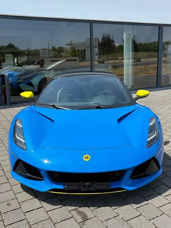 Lotus Emira V6 SE - Thumbnail 3