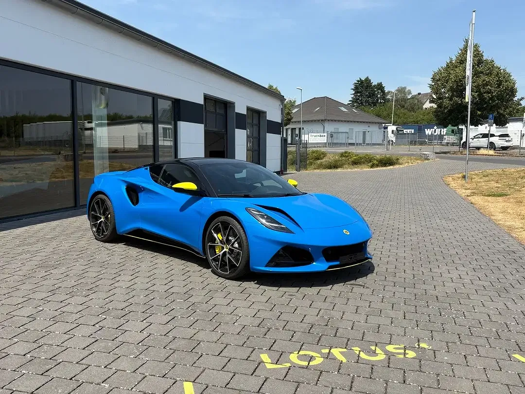 Lotus Emira V6 SE - Thumbnail 4