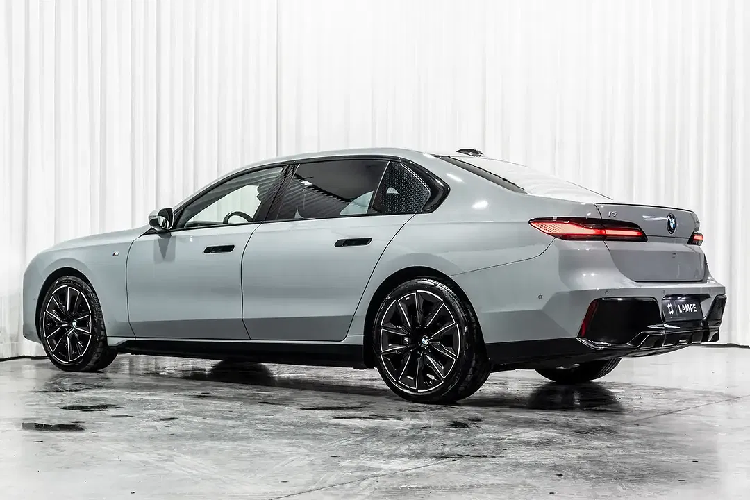 BMW i7 xDrive M Sport Pro Individual - Thumbnail 6
