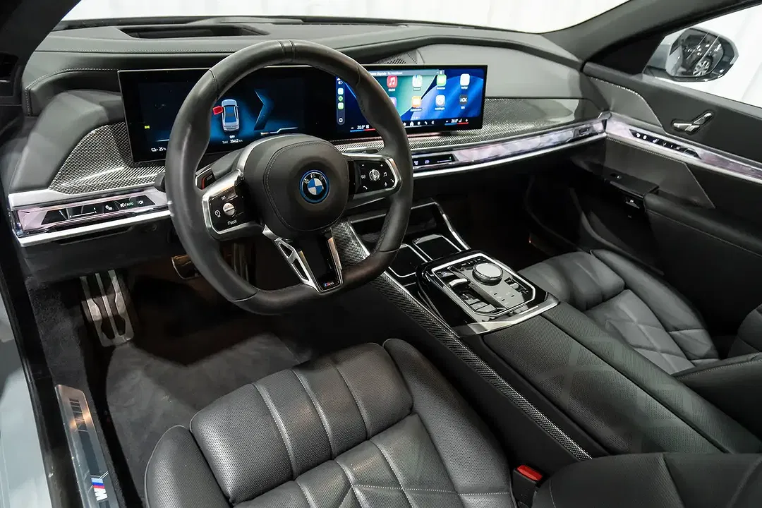 BMW i7 xDrive M Sport Pro Individual - Thumbnail 7