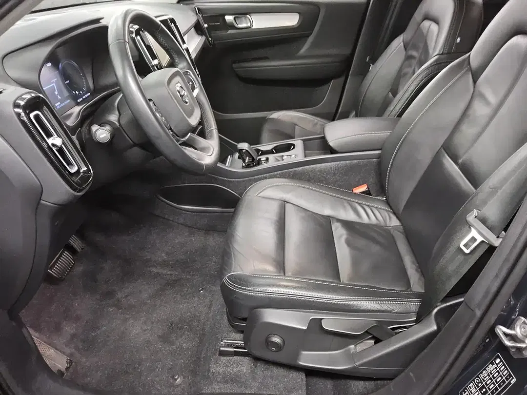 Volvo XC40 T4 Recharge Momentum - Thumbnail 10