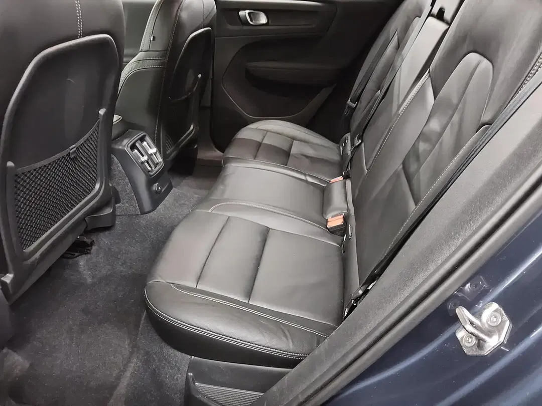 Volvo XC40 T4 Recharge Momentum - Thumbnail 14