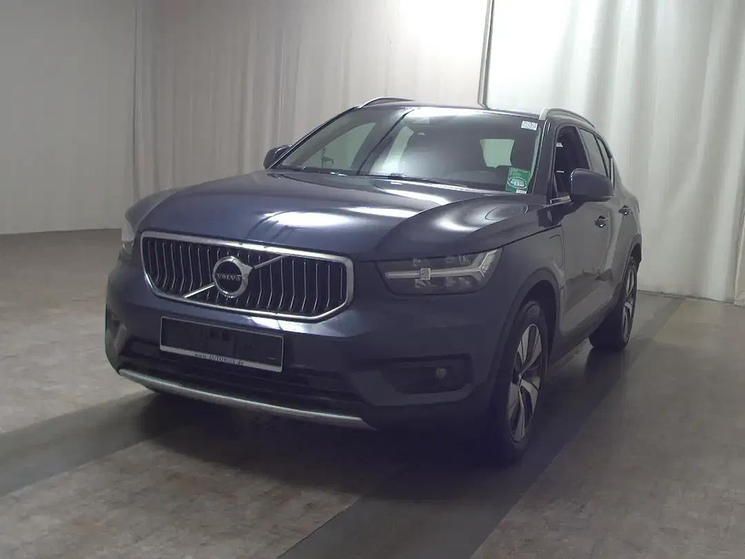 Volvo XC40 T4 Recharge Momentum - Thumbnail 3