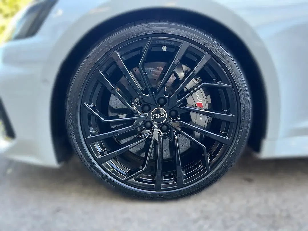 Audi RS5 quattro RS Sportback - Thumbnail 6