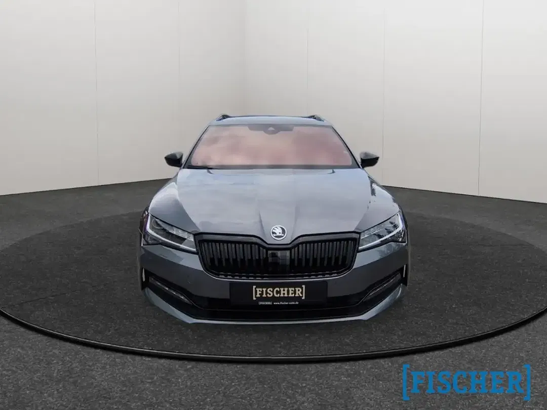 Skoda Superb 2.0 TSI DSG Combi Sportline - foto 2
