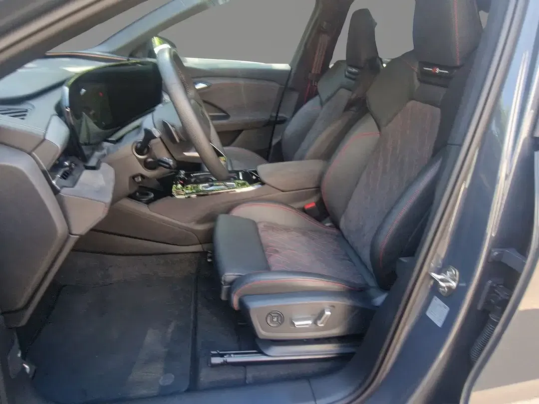 Audi SQ6 e-tron Edition One - Thumbnail 6