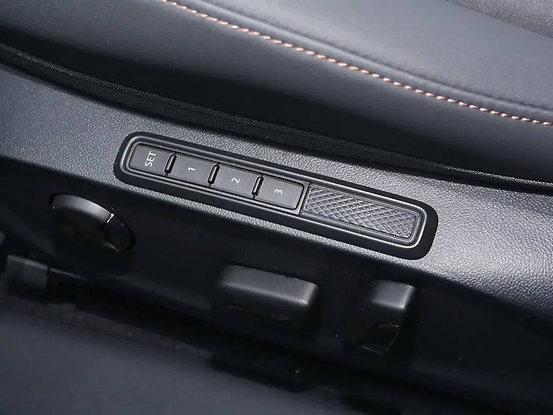 CUPRA Terramar 2.0 TSI DSG 4Drive VZ Matrix LED - Thumbnail 12